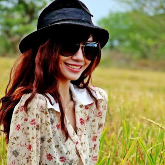 Meet your Posher, Krystel - Picture 1 of 1